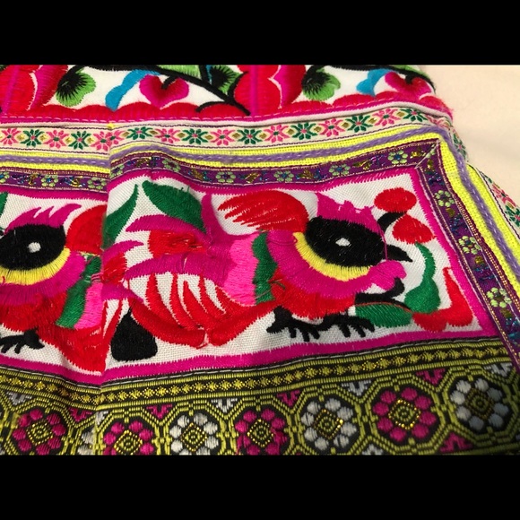 Multi-Colored Thread-Designed Bag - Picture 7 of 14